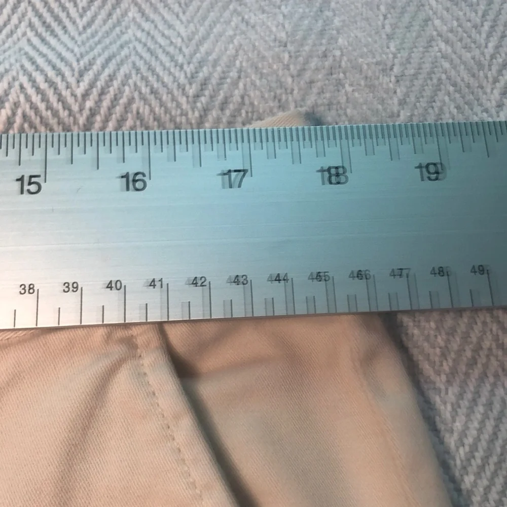 JOHNNIE-O 98% COTTON 2 % SPANDEX PREWORN USED  WAIST 35.5